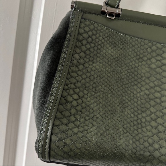 Simply Noelle Green Snakeskin Suede Purse NWOT Convertible Crossbody Strap - Picture 11 of 13